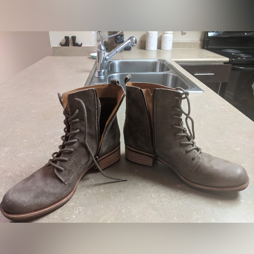 Kork Ease Taupe booties 7.5 NEW Nubuck material. Original $89 selling for $60